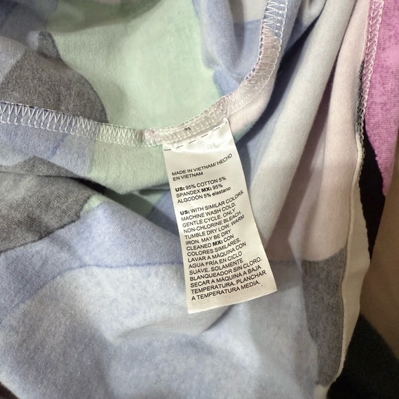 Chico's Colorful Abstract V-Neck Tee - Picture 5 of 5